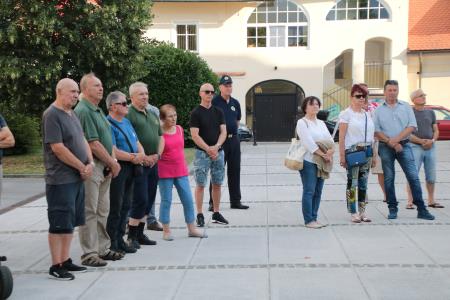 Spominska svečanost na Trgu talcev 